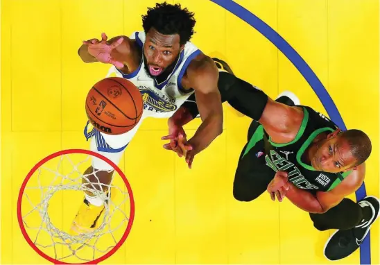  ?? REUTERS ?? Andrew Wiggins fue el jugador decisivo de los Warriors en la victoria en el quinto partido de las Finales