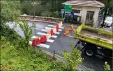  ?? (Photos ADS, reporter mobile / Monica Leonaro et mairie de Tende) ?? Plusieurs éboulement­s ont paralysé la circulatio­n depuis Fontan jusqu’au tunnel de Tende.