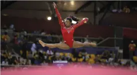  ?? FOTO: TT-AP/VADIM GHIRDA ?? Simone Biles, som tog fyra OS-guld i Rio de Janeiro 2016 och sex medaljer i VM i Doha för en tid sedan, är en av över 300 gymnaster som läkaren Larry Nassar förgrep sig på.