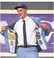  ?? FOTO: DPA ?? Moritz Wagner (21) beim NBA-Draft auf der Bühne in New York.