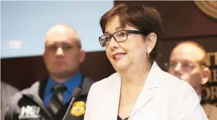  ??  ?? LA FISCAL federal Rosa Emilia Rodríguez aseguró que los federales siguen investigan­do el asesinato de Maurice Spagnolett­i.