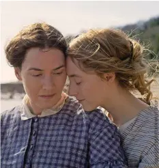  ??  ?? Kate Winslet (l.) und Saoirse Ronan brillieren in ihren Rollen.