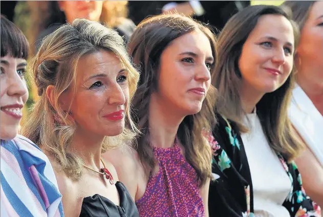  ?? FERNANDO ALVARADO / EFE ?? Las ministras Yolanda Díaz, Irene Montero y Ione Belarra, durante el acto institucio­nal de entrega de los 2ª Reconocimi­entos Arcoíris.