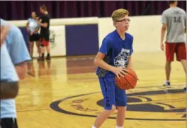  ?? SAM BLUM — SBLUM@ DIGITALFIR­ST MEDIA.COM ?? Students participat­ed in the Box Out Bullying 3-on3Basketb­all Tournament at Catholic Central High School on Saturday, Aug. 12.