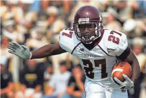  ?? 2008 PHOTO BY RONALD MARTINEZ/GETTY IMAGES ?? Wide receiver Antonio Brown breaks away after a catch for Central Michigan in a game against Purdue.