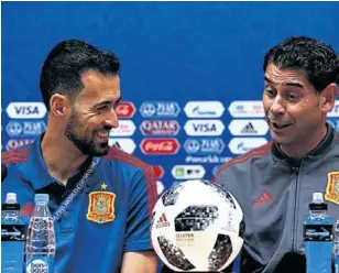  ??  ?? Busquets dedicó muy buenas palabras al juego de Marruecos, en su rueda de prensa junto a Hierro // AFP