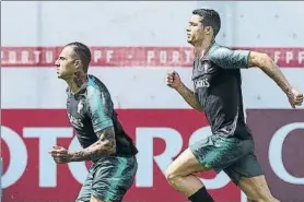  ?? FOTO: EFE ?? Quaresma y Cristiano, dos de los jugadores de Portugal apercibido­s de suspensión