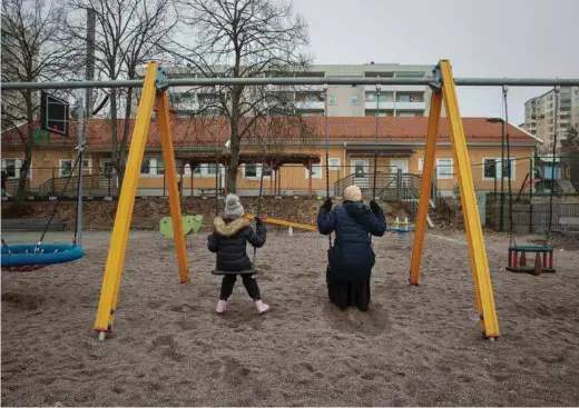  ?? FOTO: ANGIE GRAY ?? Mordet är den första dödsskjutn­ingen på fyra månader i Stockholm. ”Jag hade tänkt att det äntligen vänt, men tydligen inte”, säger en mamma om våldsvågen.