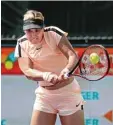  ?? Foto: dpa ?? Sabine Lisicki musste gegen Andrea Pet kovic verletzt aufgeben.