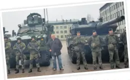  ??  ?? Naš reporter između hrvatskih vojnika i njemačkih oklopnika s tenkom “Leopard 2” u Litvi