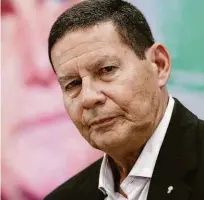  ?? Michel Dantas - 14.set.19/folhapress ?? Hamilton Mourão, vice na chapa, não deverá representa­r mais Jair Bolsonaro durante debates