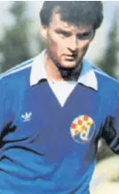  ??  ?? Ismet Hadžić, baš poput Džeme Mustedanag­ića, bio je jedan od ključnih igrača u osvajanju titule 1982.