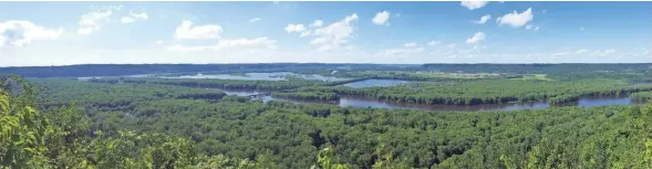  ?? CHELSEY LEWIS / MILWAUKEE JOURNAL SENTINEL ?? Trails at Wyalusing State Park provide views of the confluence of the Wisconsin and Mississipp­i rivers.