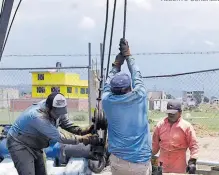  ?? ALBERTO GONZÁLEZ ?? desabasto fue causado por una avería en una bomba