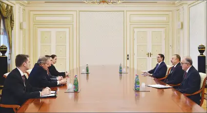  ??  ?? President Ilham Aliyev receives U.S. Special Envoy and Coordinato­r for Internatio­nal Energy Affairs Amos Hochstein.