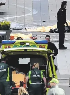 ?? Foto: Profimedia.cz ?? Švédské procitnutí Dubnový útok, při němž islamista najel náklaďákem ve Stockholmu do lidí, si vyžádal pět obětí a 15 zraněných.