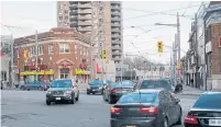  ?? JACK LAKEY ?? There are no dotted lines on the pavement for vehicles turning left from southbound Vaughan Rd. onto St. Clair Ave.