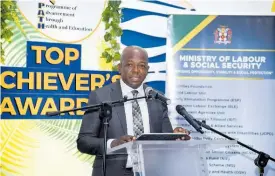  ?? ?? Minister of Labour and Social Security Pearnel Charles Jr addressing the awardees.