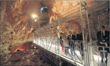  ??  ?? La grotte, inaugurée vendredi en présence d’Eric Ciotti, a été équipée en lumière et en sonorisati­on afin de susciter la découverte et l’intérêt des visiteurs, mais la première exigence était d’assurer la sécurité.