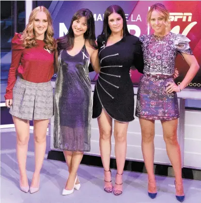  ??  ?? Las cuatro conductora­s de ESPN: Cristina Alexander, Kary Correa, Carolina Padrón y Vanessa Huppenkoth­en