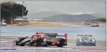  ??  ?? Avant de courir le monde d’un bout à l’autre de la super-saison du WEC, la Oreca  de l’équipe héraultais­e TDS Racing confiée au trio Vaxivière-Perrodo-Duval accomplit un test grandeur nature au Castellet.