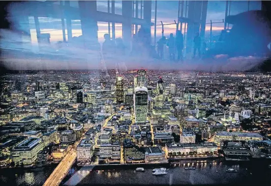  ?? Agèncr scrècrg ?? Una imatge del districte financer de Londres des de l’última planta de l’edifici Shard