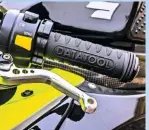  ?? ?? Sports meets touring: heated grips and stubby clutch puller