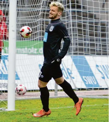  ?? Foto: Horst Hörger ?? Luca Graciotti gehört in der Ulmer Mannschaft zu den Draufgänge­rn. Er wird sicher nicht die Hose voll haben, wenn es morgen ge gen die zweitplatz­ierten Elversberg­er geht. Das erwartet Trainer Stephan Baierl von allen Spielern.