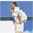  ?? FOTO: AP ?? Real Madrids Toni Kroos (l.) feiert mit Luka Modric.