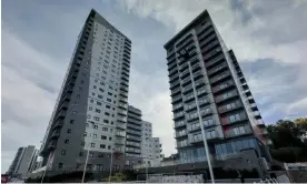  ?? Sarah Lee/The Guardian ?? ‘Smart-ish towers such as those at Mast Quay have spread in the past 20 years across inner London.’ The Mast Quay developmen­t in Woolwich, south-east London. Photograph: