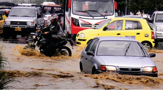  ?? FOTO ?? En Medellín y el Aburrá se han vuelto más frecuentes los aguaceros extremos por el cambio climático.