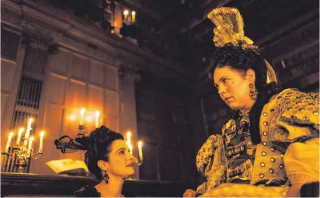  ?? FOTO: FILMFESTSP­IELE VENEDIG ?? Zwischen Furcht und Eigennutz: Der subtile Kostümfilm „The Favourite“spielt zu Zeiten von Queen Anne (Olivia Colmen/re.).