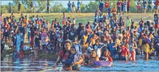  ?? AFP ?? HAITIANOS. Una de las últimas oleadas masivas de migración latinoamer­icana.