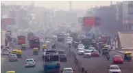  ??  ?? Les habitants de New Delhi sont exposés à un smog de plus en plus oppressant