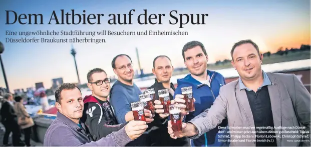  ?? FOTO: ANNE ORTHEN ?? Diese Schwaben machen regelmäßig Ausflüge nach Düsseldorf – und wissen jetzt auch übers Altbier gut Bescheid: Tobias Schmid, Philipp Beckere, Florian Lebowski, Christoph Schmid, Simon Knabel und Florian Imrich (v.l.)