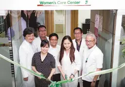  ??  ?? De Los Santos Med representa­tives and guests present during the Buntis Summit’s ribbon-cutting ceremony (first row l to r): DLSMC’s VP for Medical Affairs and Chief Medical Officer Nilo De Los Santos, MD; ABS-CBN’s Niña Corpuz; Quezon City councilor...