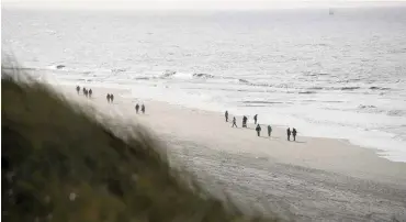  ?? Foto: dpa/Carsten Rehder ?? Nicht gerade stabil: der Nordstrand von Sylt