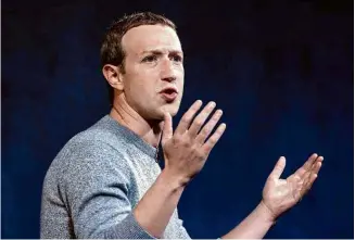  ?? Drew Angerer/Getty Images/AFP ?? Mark Zuckerberg, ao apresentar o Facebook News, em Nova York