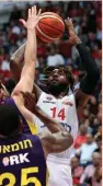  ?? (Udi Zitiat) ?? HAPOEL JERUSALEM center Richard Howell (14) had a teamhigh 13 points in last night’s 82-75 victory over Hapoel Holon in BSL action at the Jerusalem Arena.