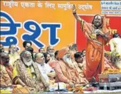  ?? SONU MEHTA/HT PHOTO ?? Seers converged at Talkatora Stadium in New Delhi on Saturday for ‘Dharmadesh’, a twoday ‘national integratio­n’ meeting to push for the constructi­on of a Ram temple in Ayodhya.
