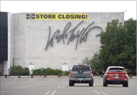  ?? Hearst Connecticu­t Media file photo ?? The Lord & Taylor store at the Danbury Fair mall will close on Dec. 28 or in the following 14 days, according to Lord + Taylor’s parent company.