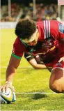  ??  ?? Outstandin­g: Elia Elia scores for Harlequins