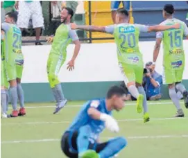  ?? RAFAEL PACHECO ?? Los limonenses volvieron a festejar, en menos de 15 días, un triunfo ante un equipo grande.