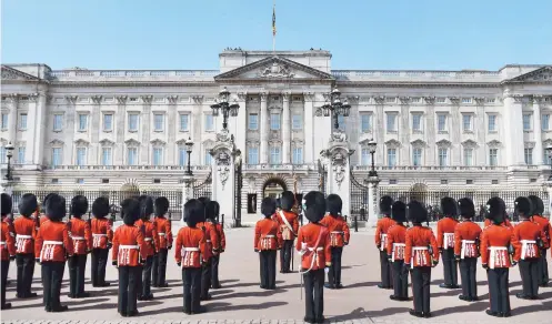  ??  ?? Más de 50,000 personas visitan el palacio anualmente para participar de eventos en su interior.