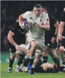  ?? Getty ?? Sam Underhill breaks clear to score for England with four minutes left against the All Blacks, only for the try to be ruled out