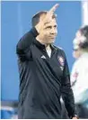  ?? VERNON BRYANT/TNS ?? Can Orlando City head coach Óscar Pareja lead the Lions to a second consecutiv­e playoff appearance this season?
