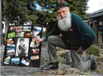  ?? Foto: Reinhold Radloff ?? Unikat, Sympathiet­räger und Edelfan der Schwabmünc­hner Bayernliga­fußball: Elmar Mayer feierte vor Kurzem seinen 80. Ge burtstag. Von seinen Freunden des Bolz und Bade Clubs Schwabmünc­hen gab´s eine Collage.