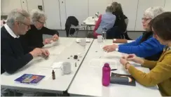  ?? Picture: Anne King ?? ON THE ROCKS: Learners at the Rocks and Minerals study day identifyin­g rocks.