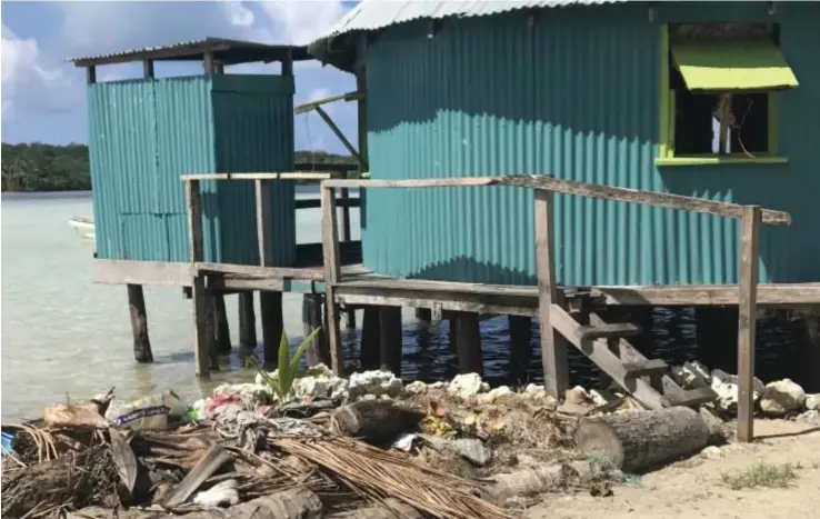  ?? Photo: Nacanieli Tuilevuka ?? The rising sea level combined with the high tide are a daily threat to villagers of Ogea in Southern Lau.