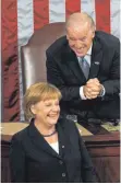  ?? FOTO: IMAGO IMAGES ?? Verstehen sich: Kanzlerin Angela Merkel und Joe Biden, damals noch Vizepräsid­ent, im Jahr 2009 in Washington.